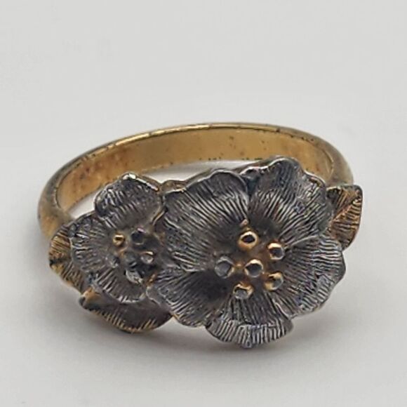 Vintage Avon Dogwood Apple Blossoms Silver Tone & Gold Tone Ring (5) - Picture 6 of 8